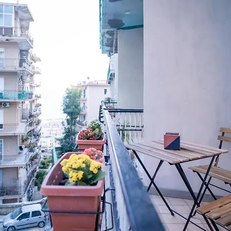 Lemonhouse Νάπολη